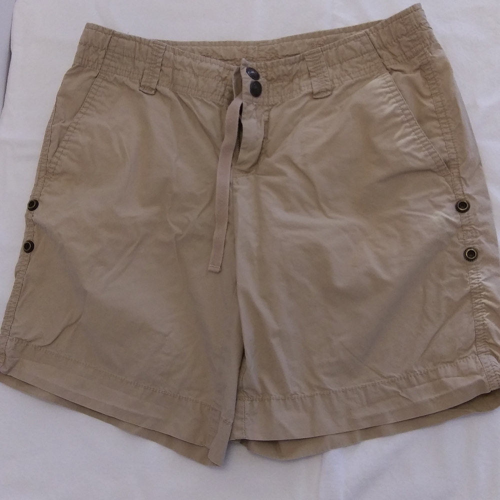 Gap Rolled Leg Khaki Shorts Size 4